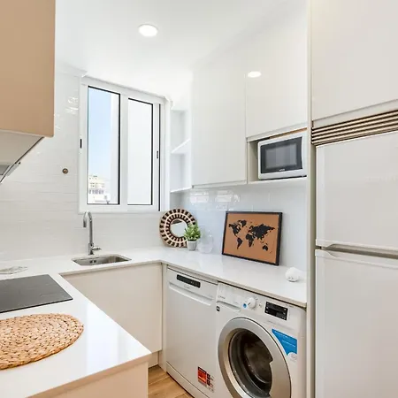 Bright 2bdr Flat In By Lovelystay Armacao de Pera