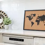 Bright 2bdr Flat In By Lovelystay Apartman