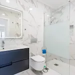 Bright 2bdr Flat In By Lovelystay * Armação de Pêra