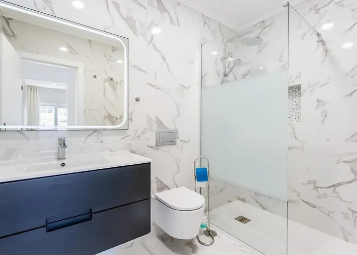 Bright 2bdr Flat In By Lovelystay * Armação de Pêra