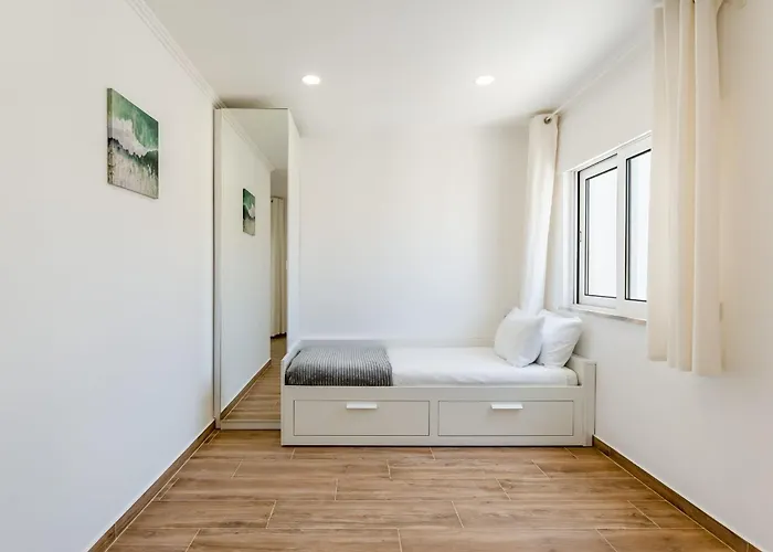 아파트 Bright 2bdr Flat In By Lovelystay *