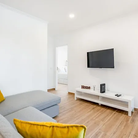 Apartamento Bright 2bdr Flat In By Lovelystay