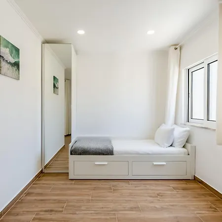 Apartamento Bright 2bdr Flat In By Lovelystay *