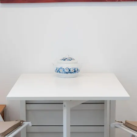 Bright 2bdr Flat In By Lovelystay Apartamento